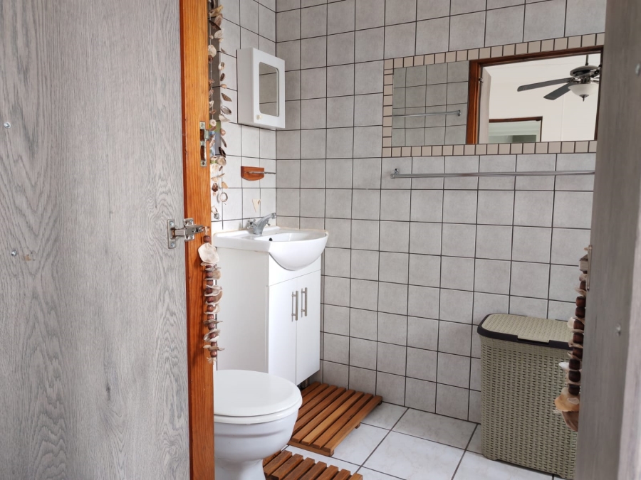 4 Bedroom Property for Sale in Boknesstrand Eastern Cape
